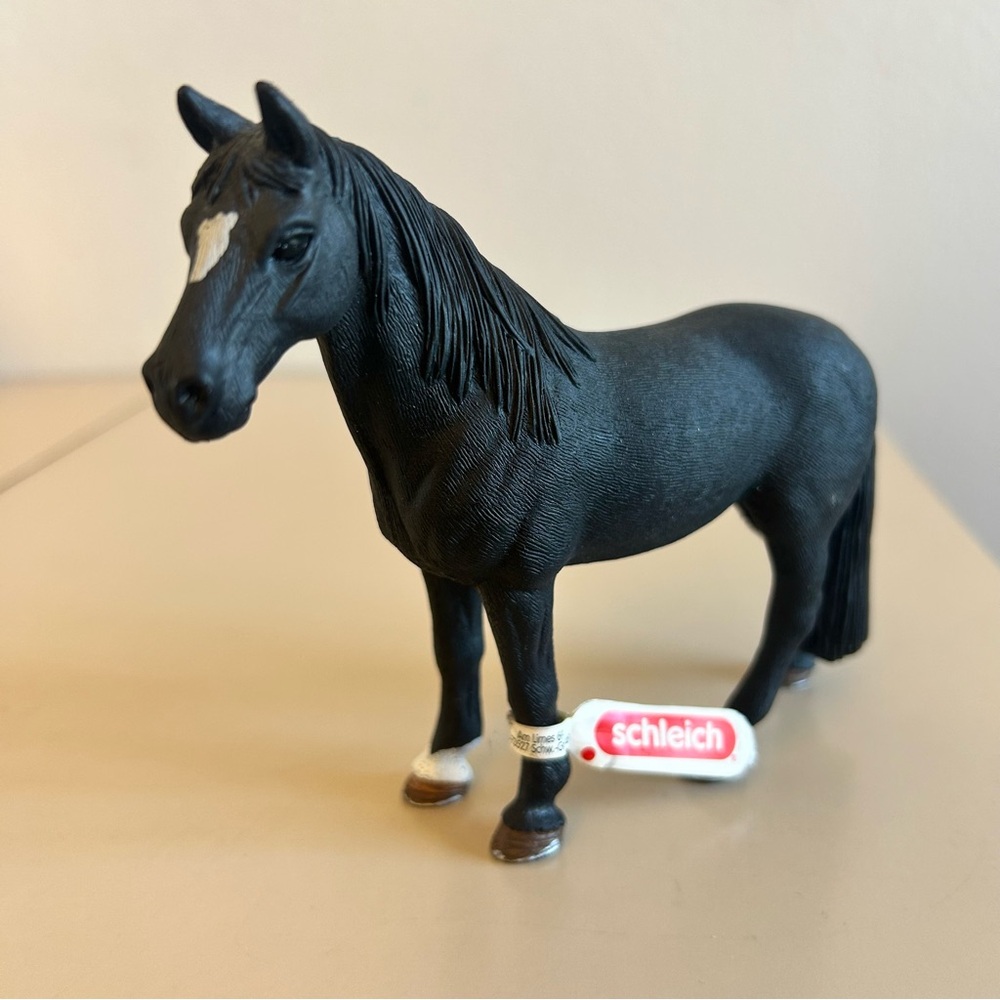 Schleich 2016 Black Tennessee Walker Gelding Horse Figure D-73527